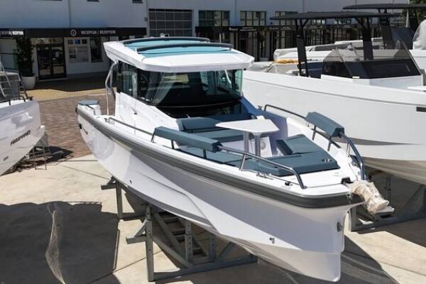 Axopar 29 XC Cross Cabin