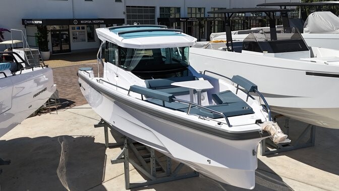 Axopar 29 XC Cross Cabin