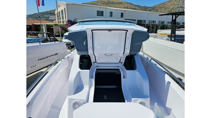 Axopar 29 XC Cross Cabin