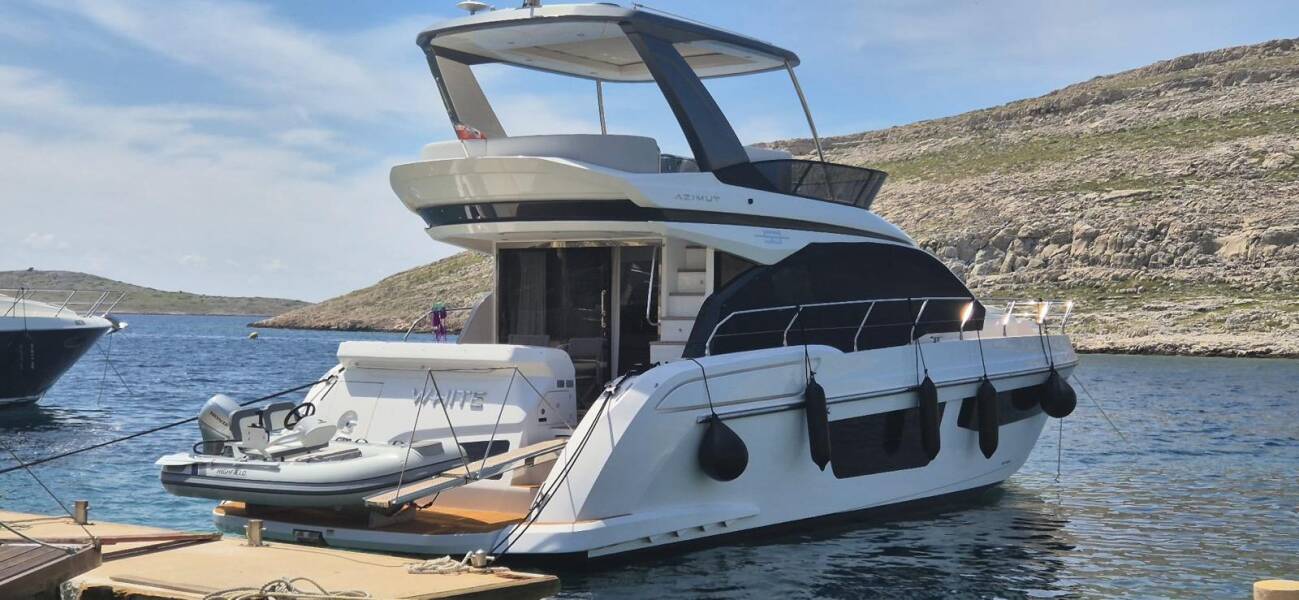 Azimut 53