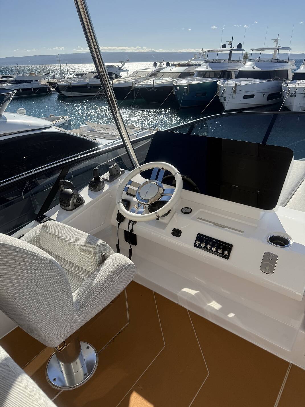 Azimut 53
