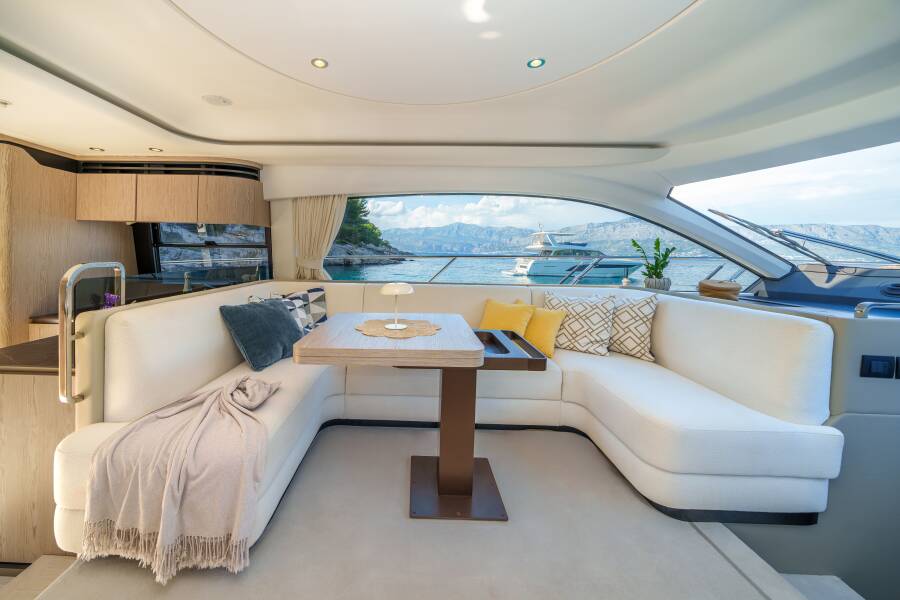 Azimut 53