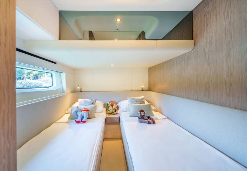 Azimut 53