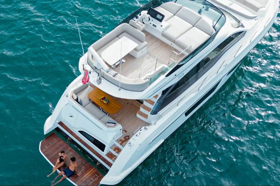 Azimut 53