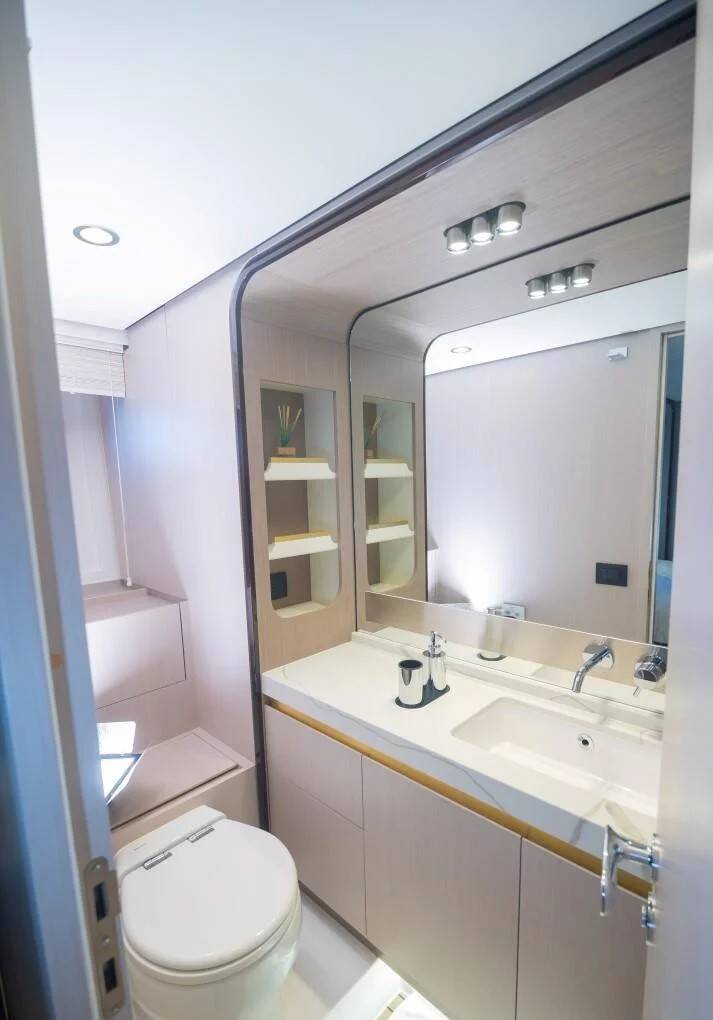 Azimut 60
