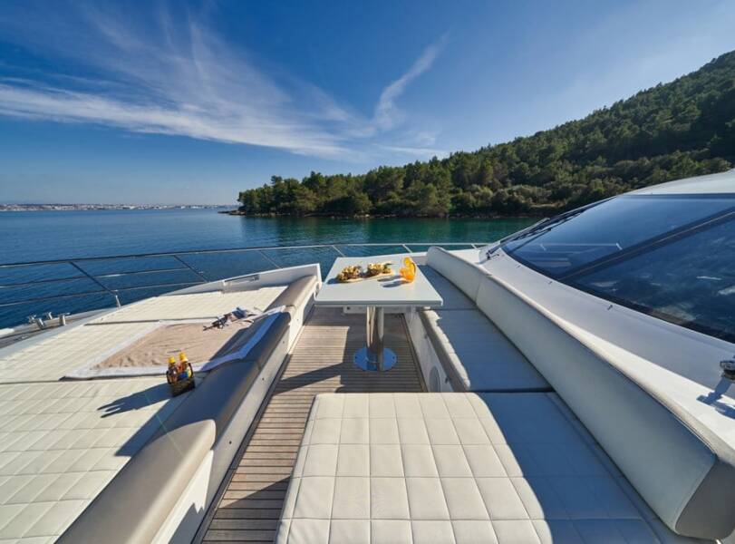 Azimut 72