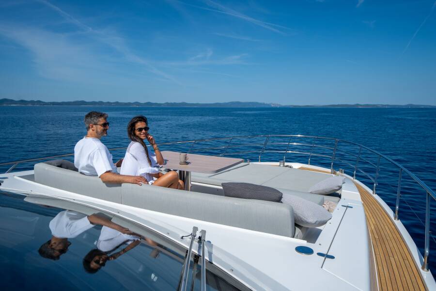 Azimut 72