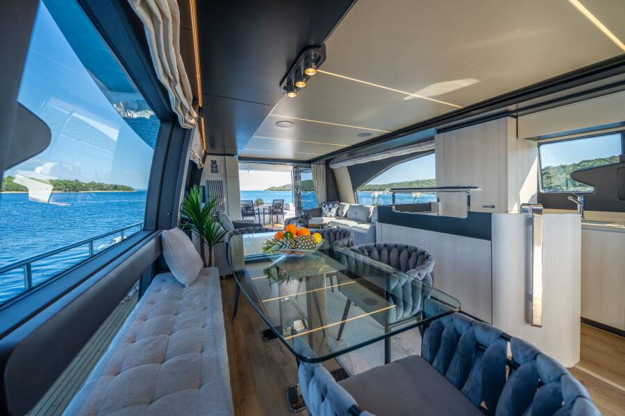 Azimut 72