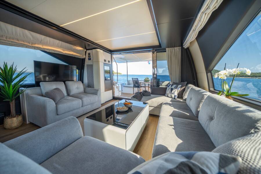Azimut 72