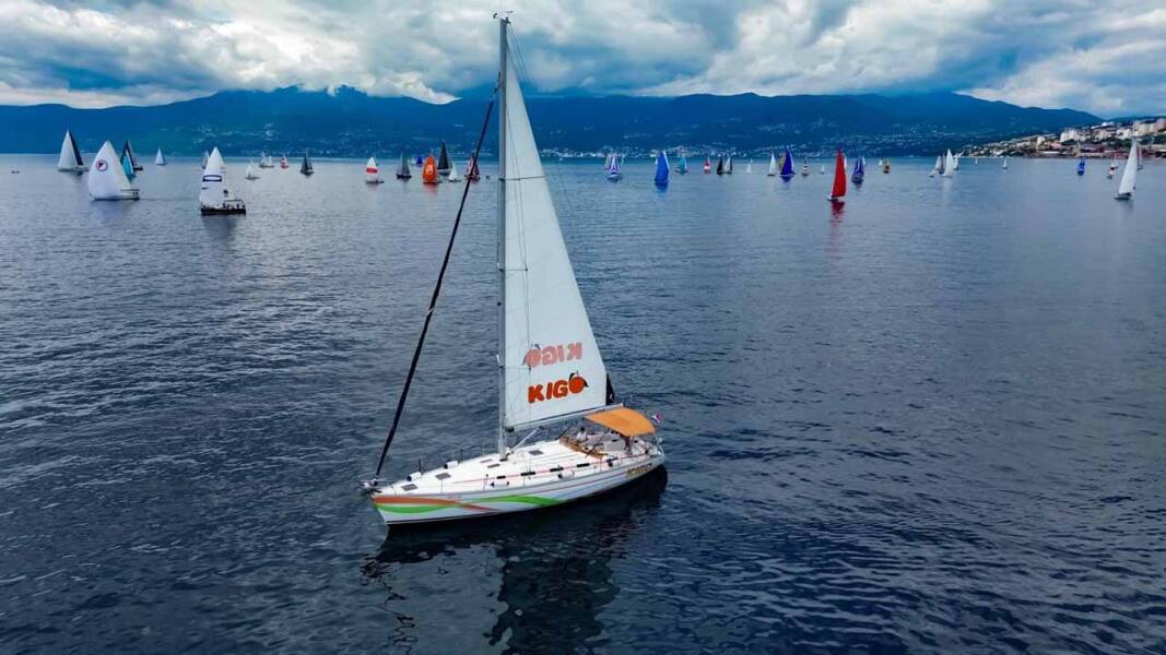 Bavaria 44