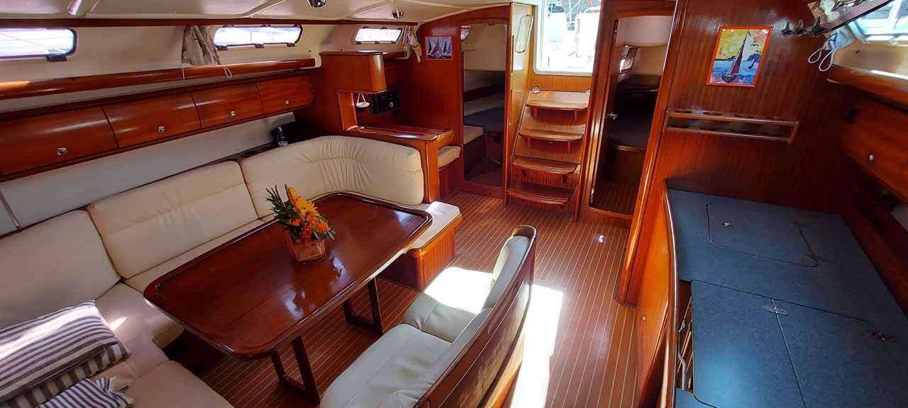 Bavaria 44
