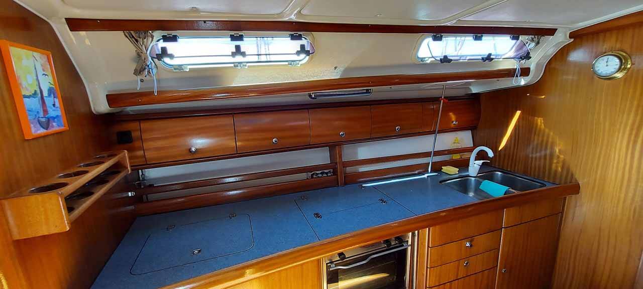 Bavaria 44