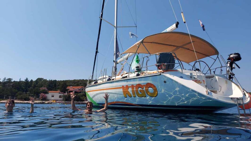 Bavaria 44