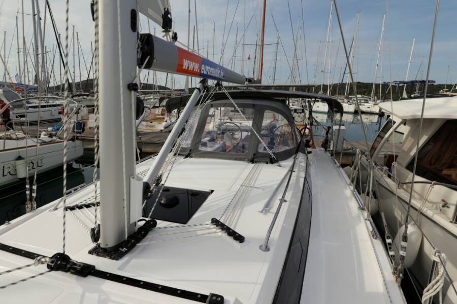 Bavaria C38