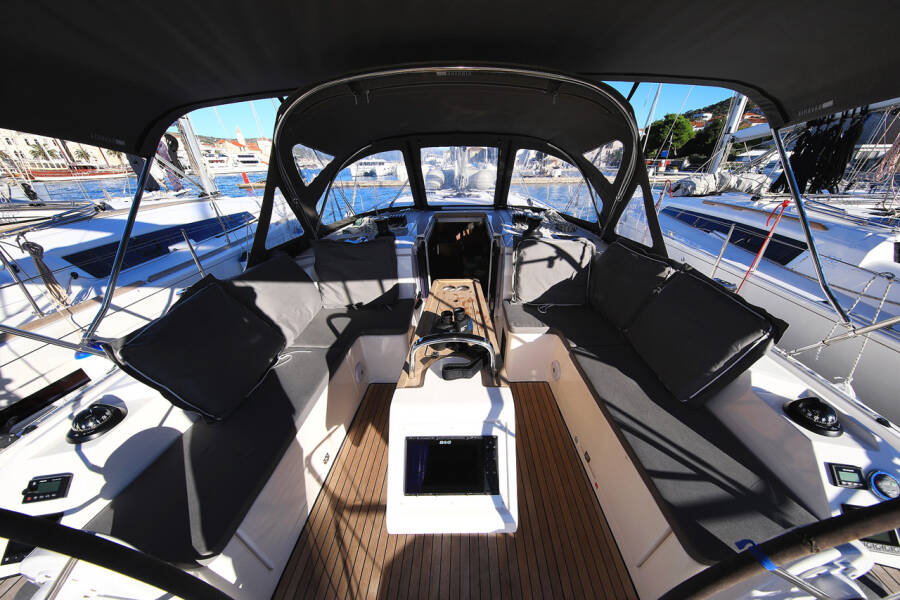 Bavaria C42 Style