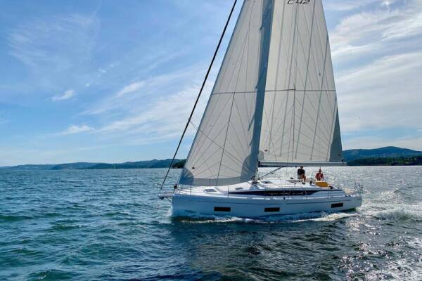 Bavaria C42 Style