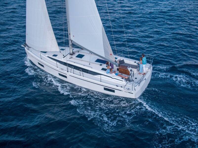 Bavaria C42 Style