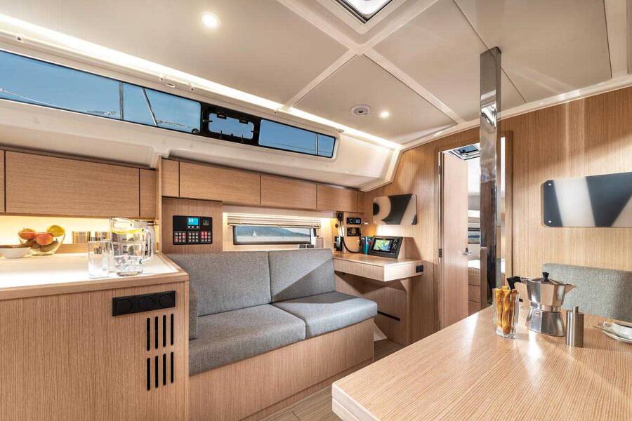 Bavaria C42 Style