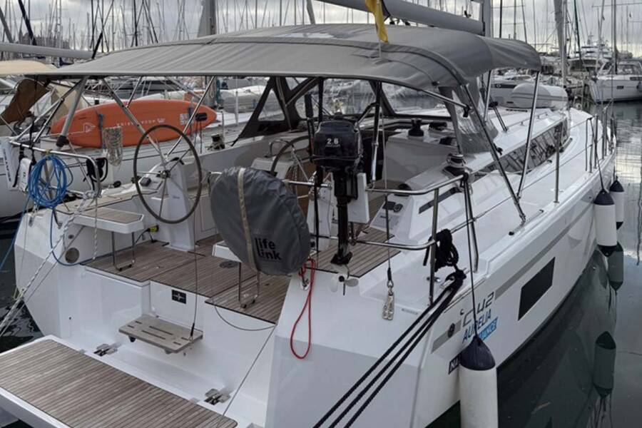 Bavaria C42 Style