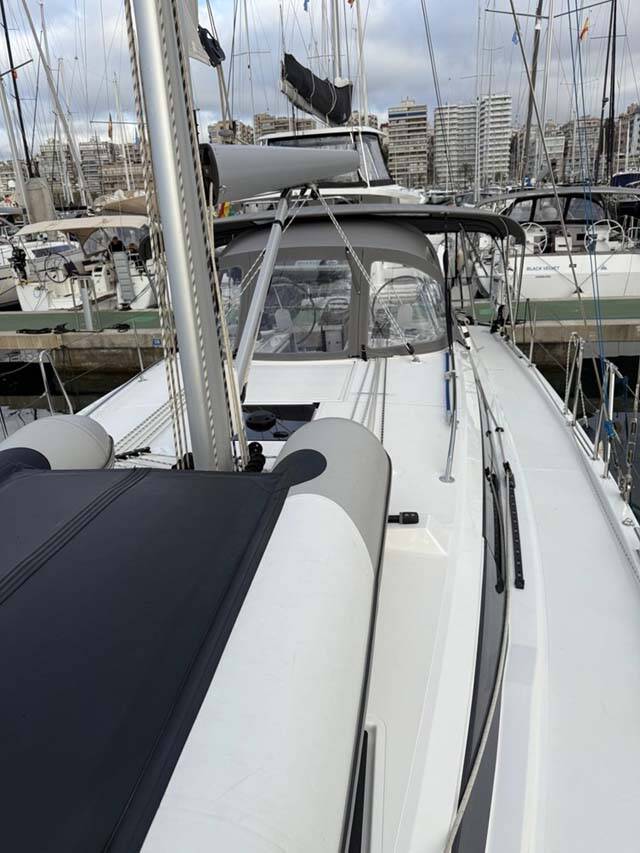 Bavaria C42 Style