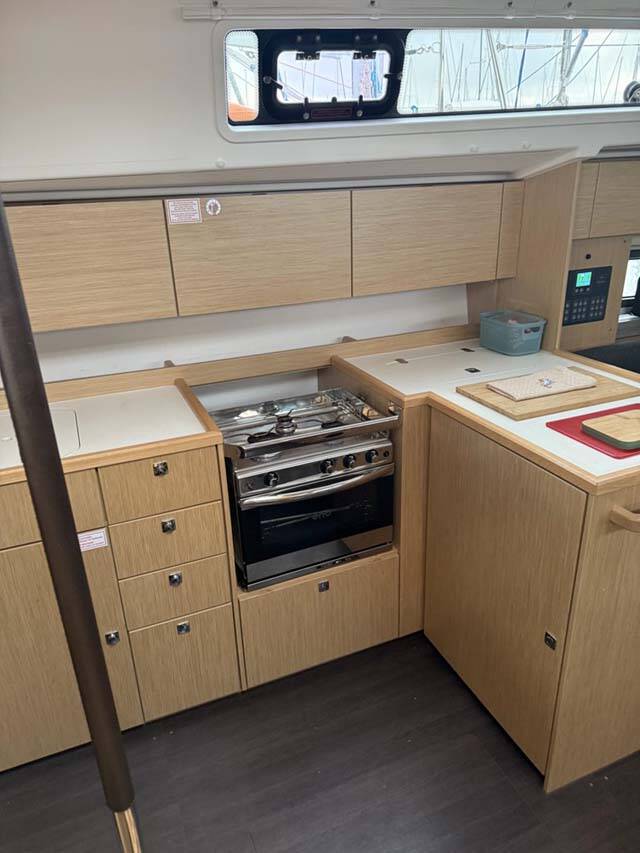Bavaria C42 Style