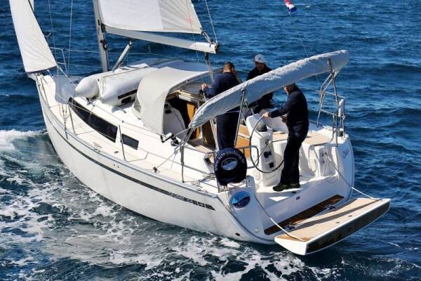 Bavaria Cruiser 33