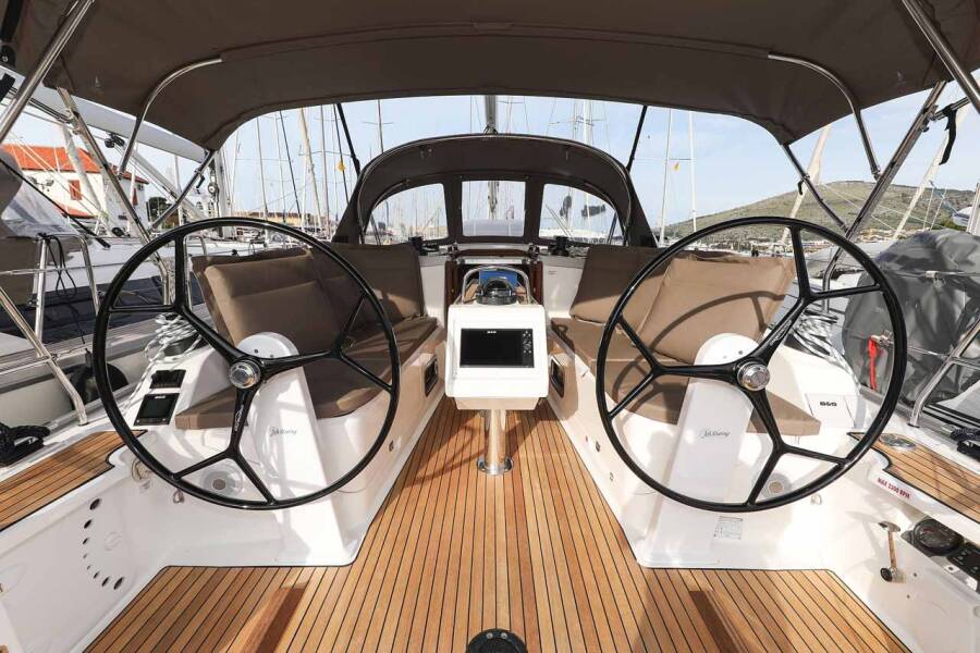 Bavaria Cruiser 37 Style