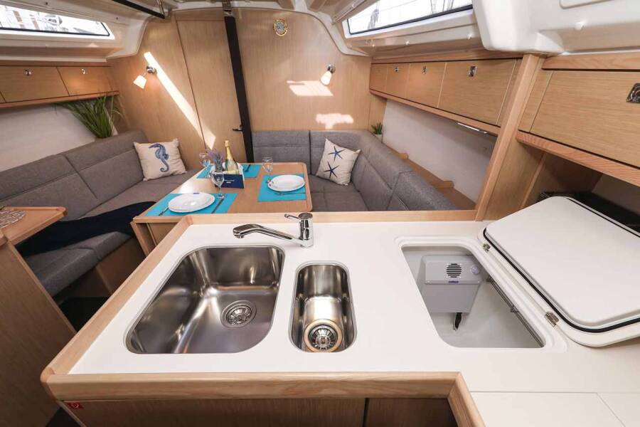 Bavaria Cruiser 37 Style