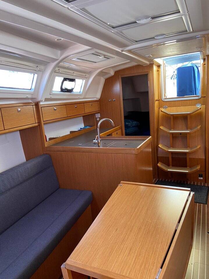 Bavaria Cruiser 37