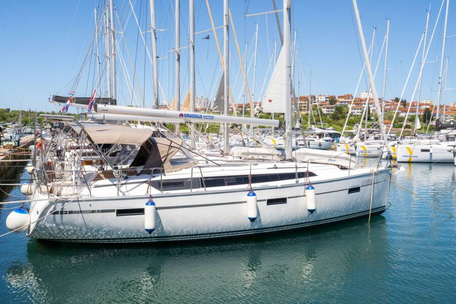 Bavaria Cruiser 37