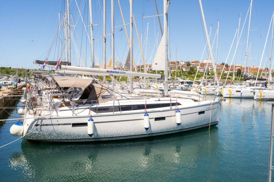 Bavaria Cruiser 37