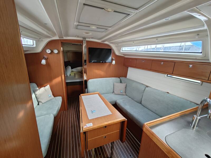 Bavaria Cruiser 37