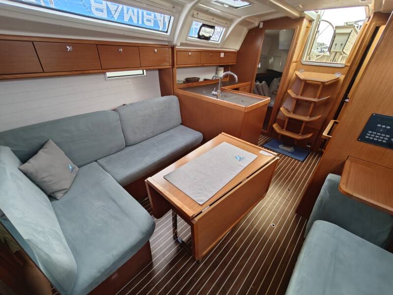 Bavaria Cruiser 37