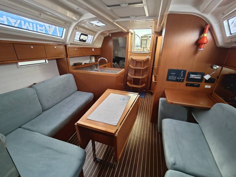Bavaria Cruiser 37