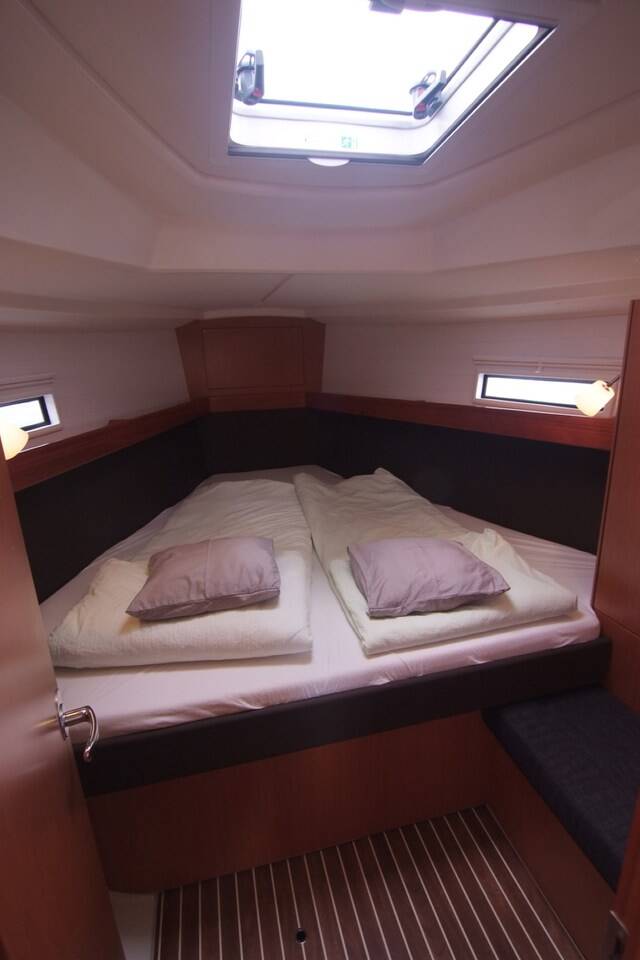 Bavaria Cruiser 37