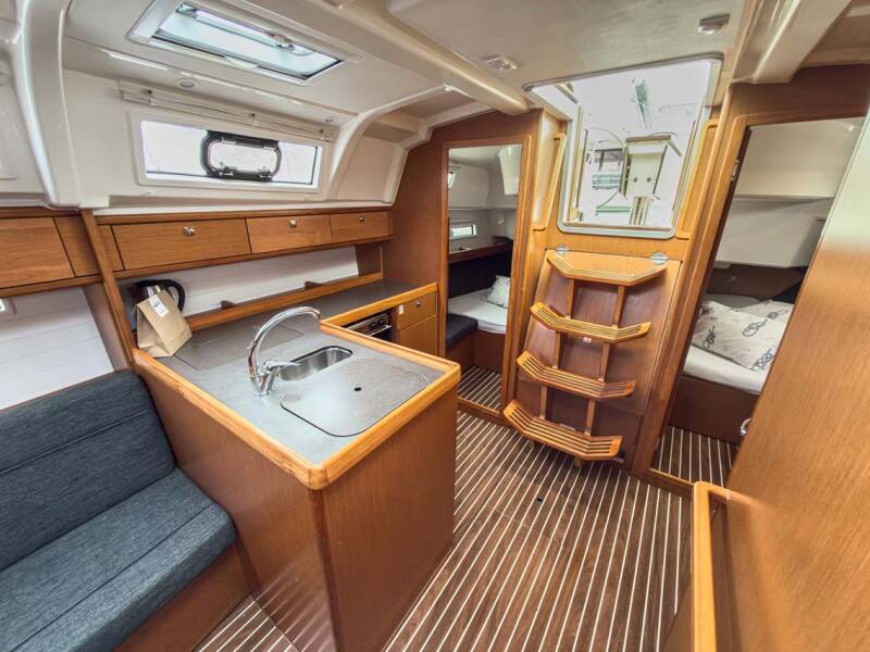 Bavaria Cruiser 37