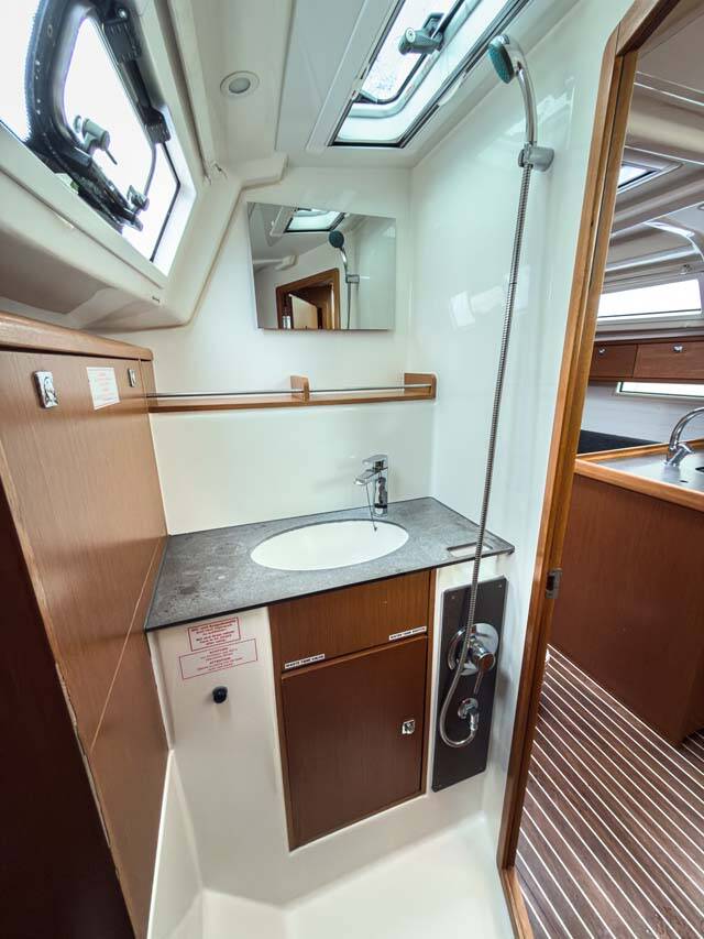 Bavaria Cruiser 37