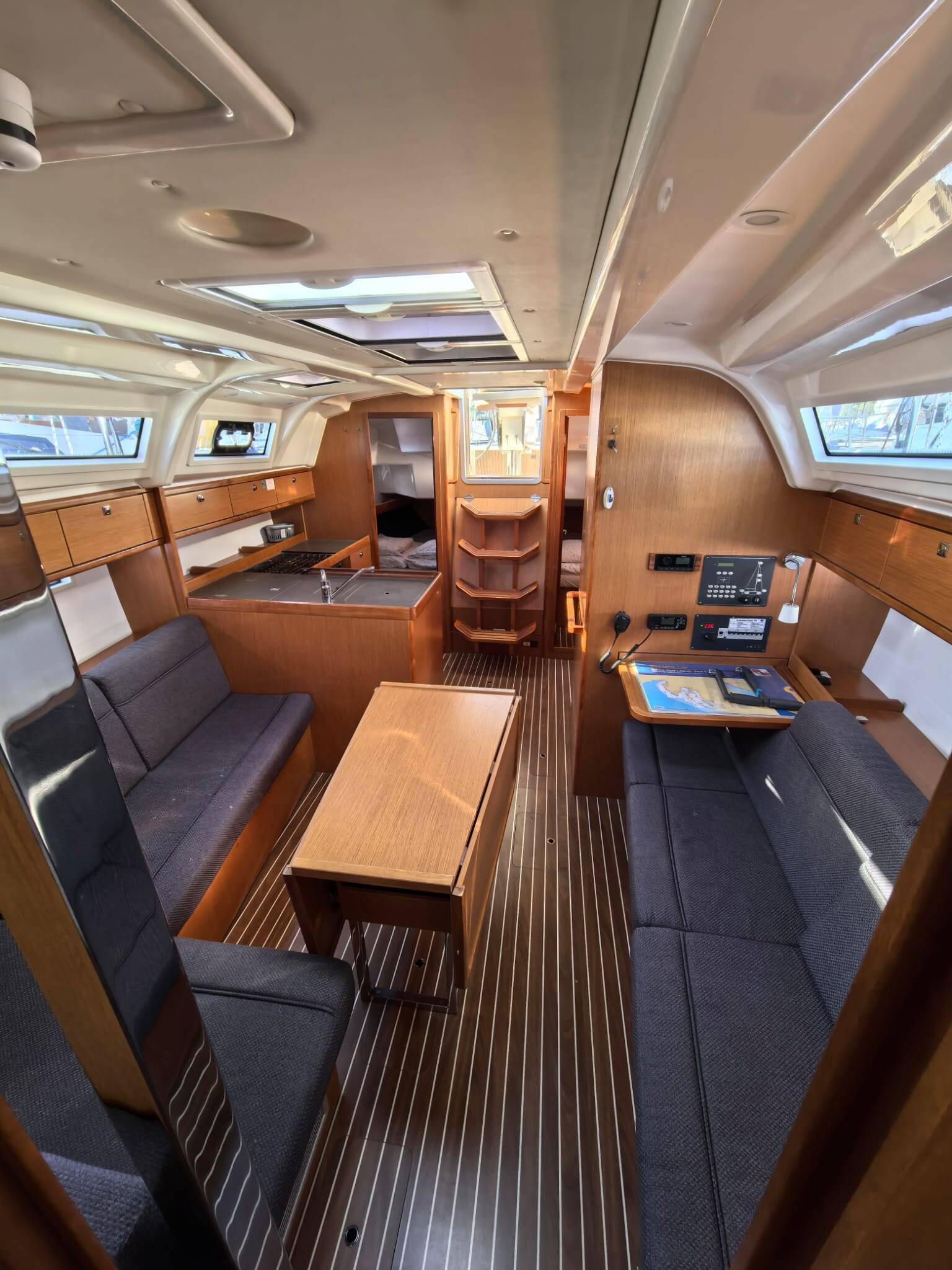 Bavaria Cruiser 37