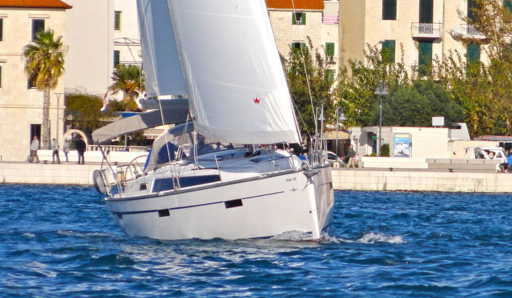 Bavaria Cruiser 37
