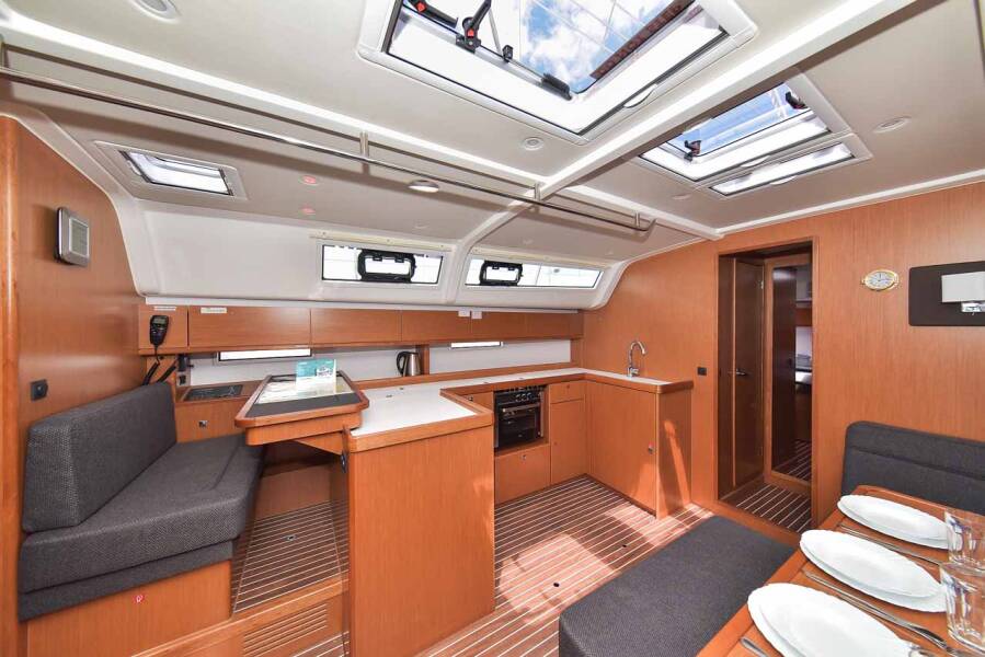 Bavaria Cruiser 51