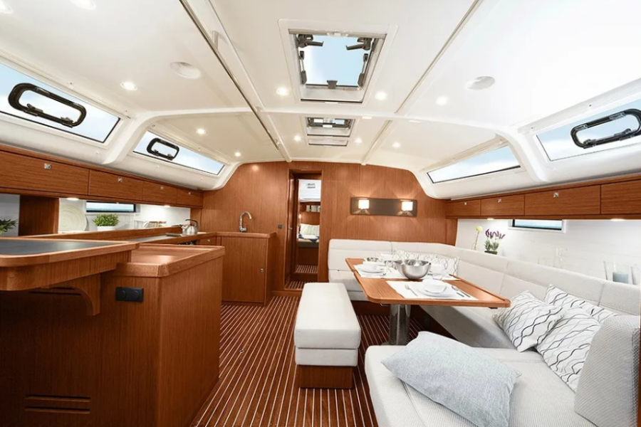 Bavaria Cruiser 51