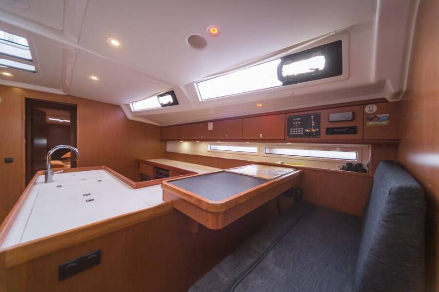Bavaria Cruiser 56