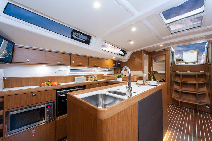 Bavaria Cruiser 56