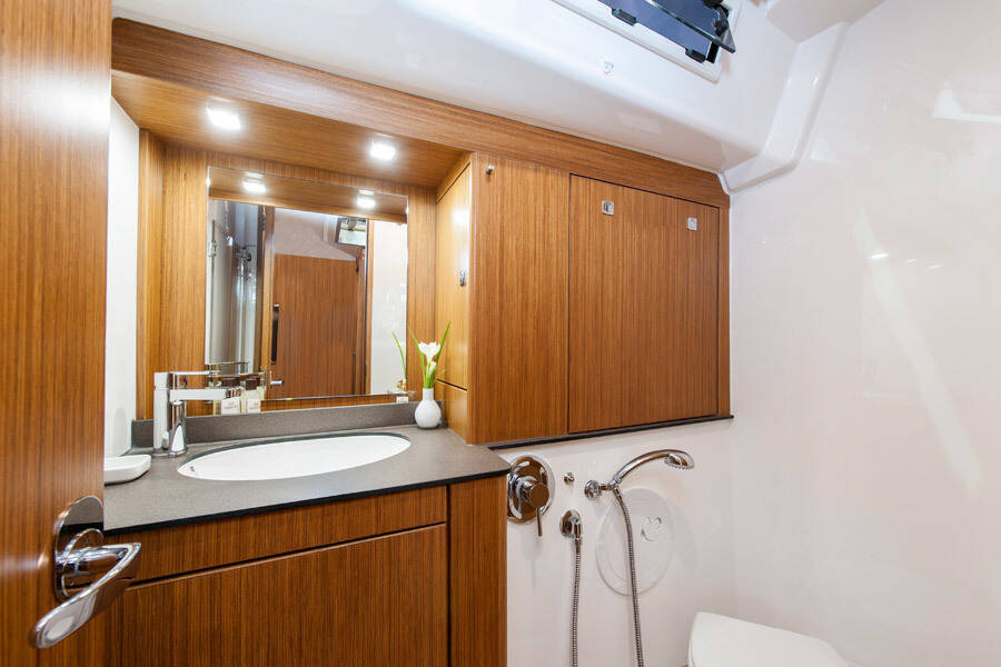 Bavaria Cruiser 56