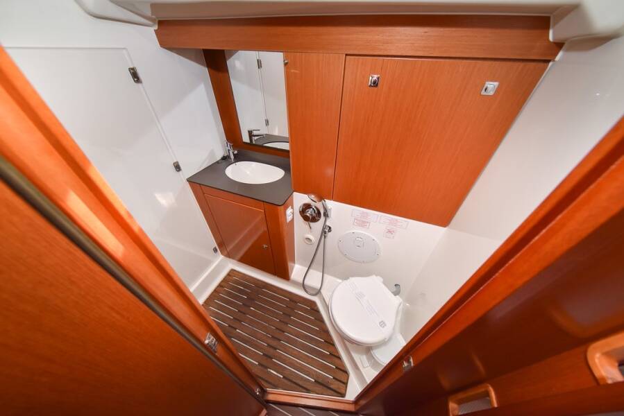 Bavaria Cruiser 56