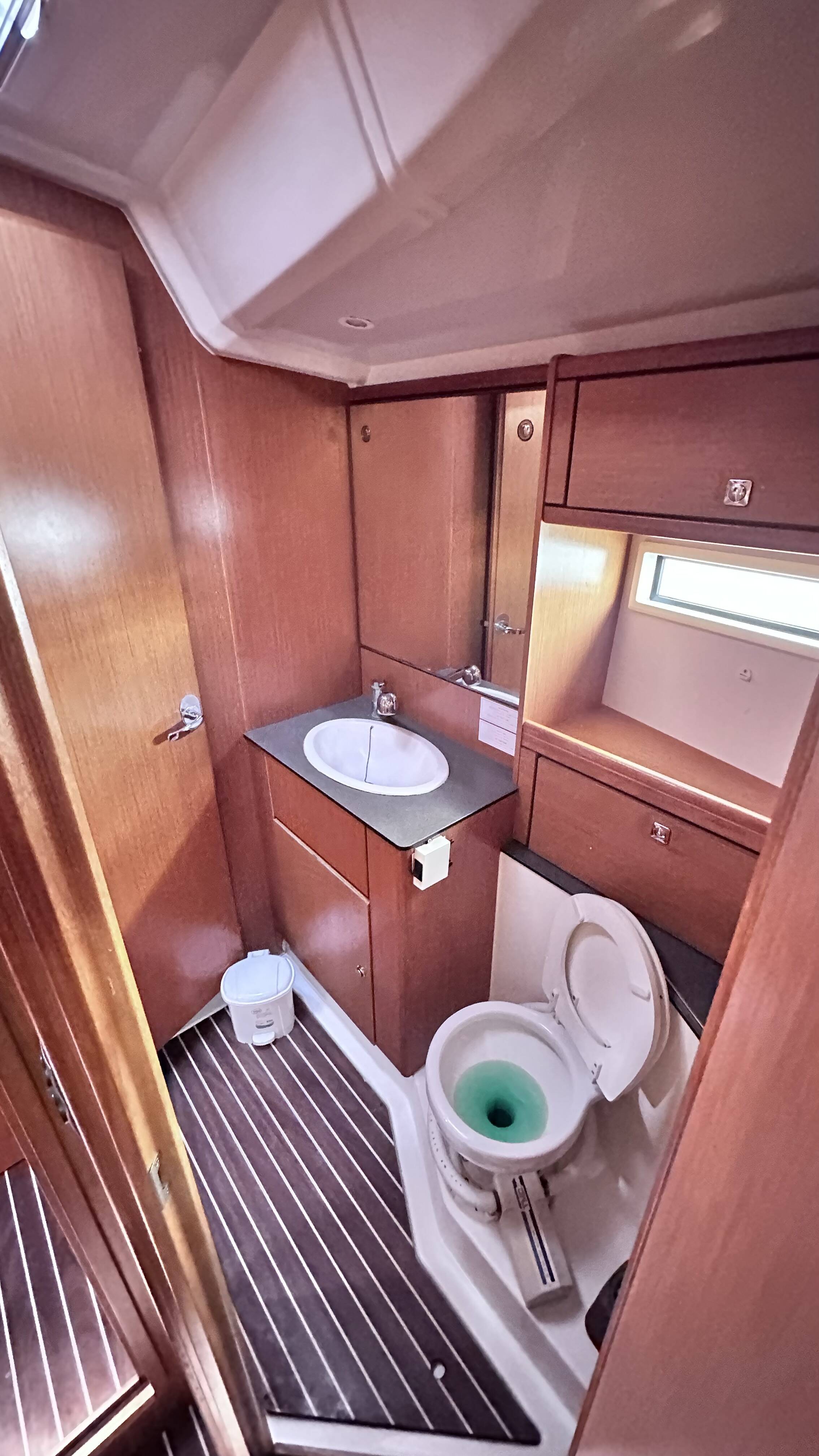 Bavaria Cruiser 56