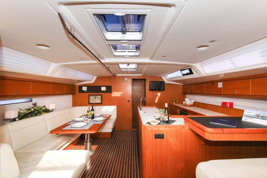 Bavaria Cruiser 56