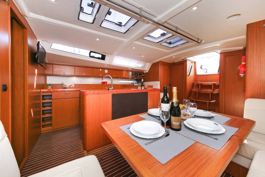 Bavaria Cruiser 56