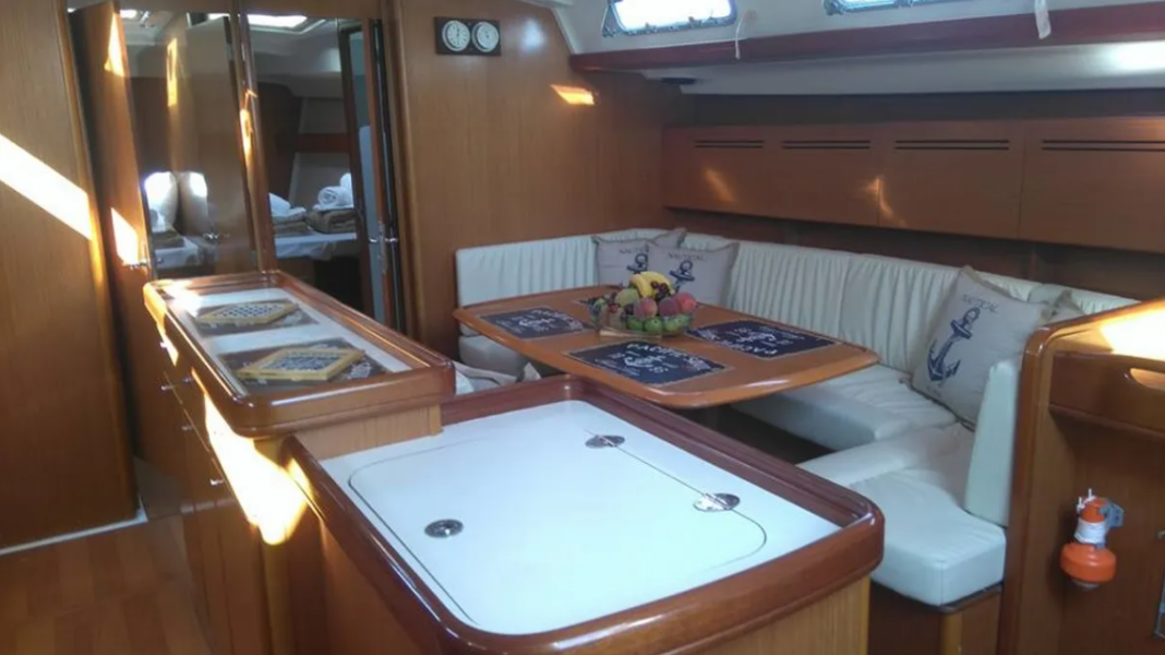 Cyclades 50.4