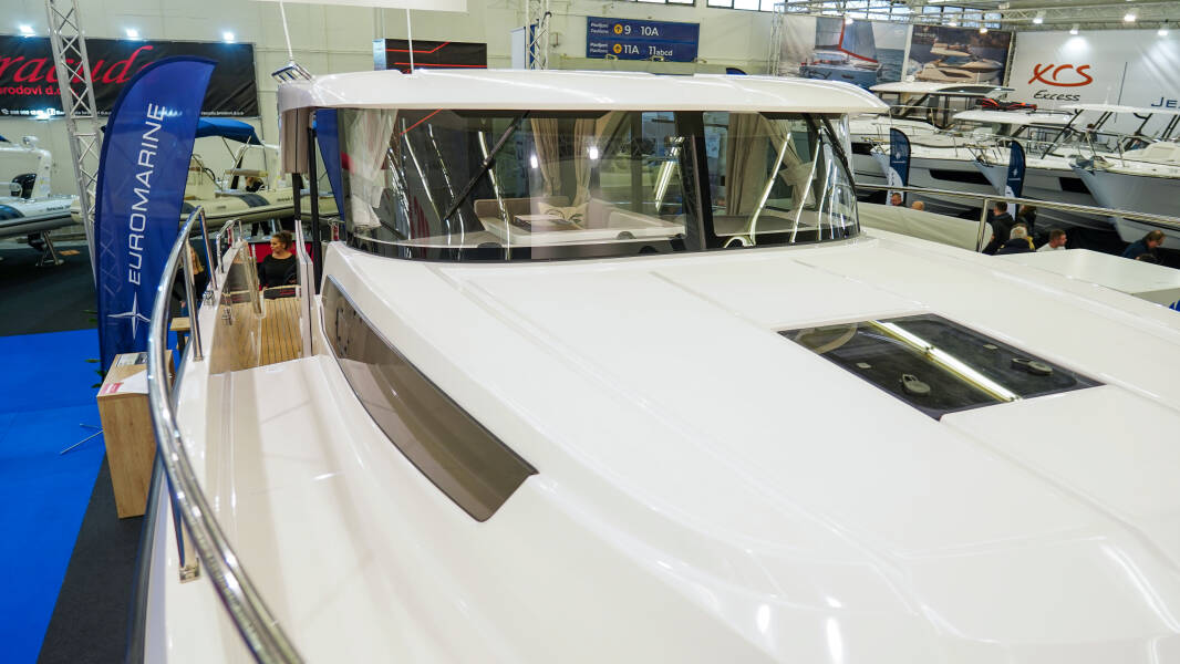 Delphia 10 Sedan